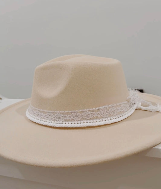 Monochrome hat! (Flat brim)